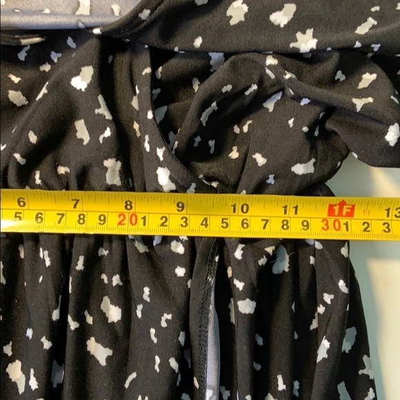 Forever 21 Faux Wrap Dress - Picture 7 of 8